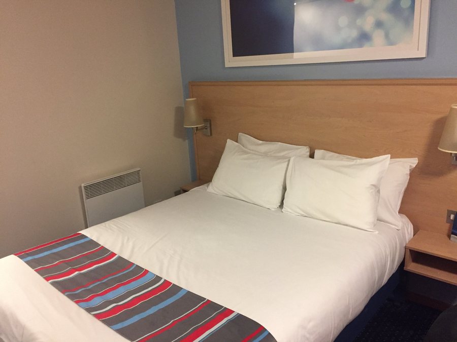 Travelodge Edinburgh Central Edinburgh Scotland — Guest room