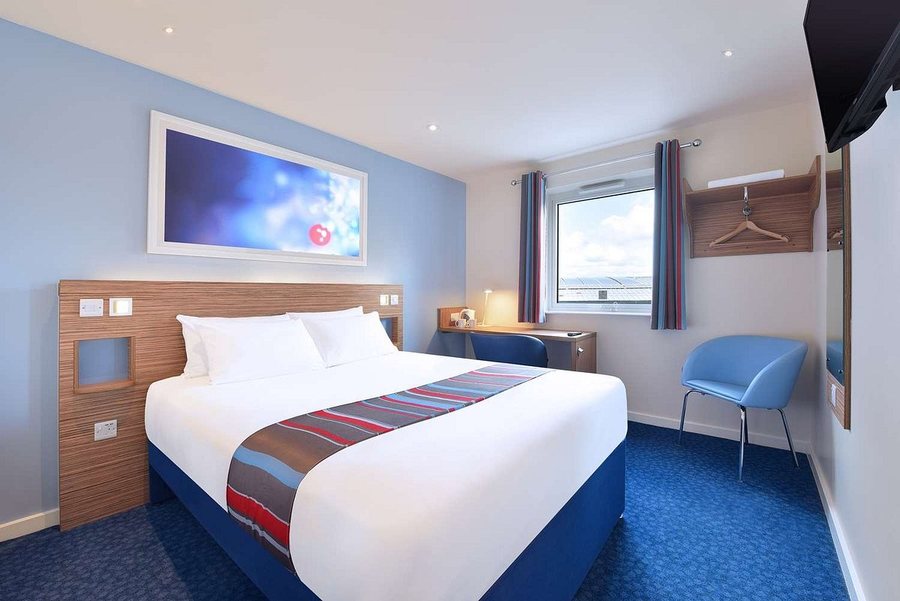 Travelodge Edinburgh Dreghorn — Guest room