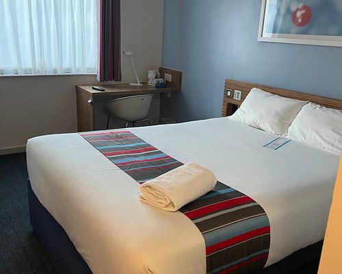 Travelodge London Balham — Guest room