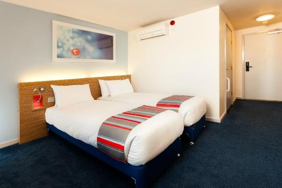 Travelodge London Central Tower Bridge — Guest room
