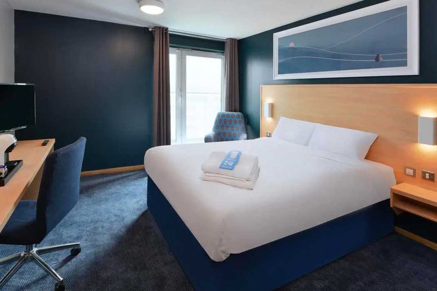 Travelodge London City Airport — Guest room