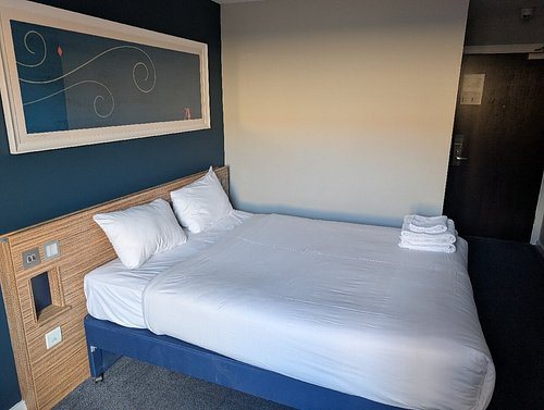 Travelodge London Cricklewood — Guest room