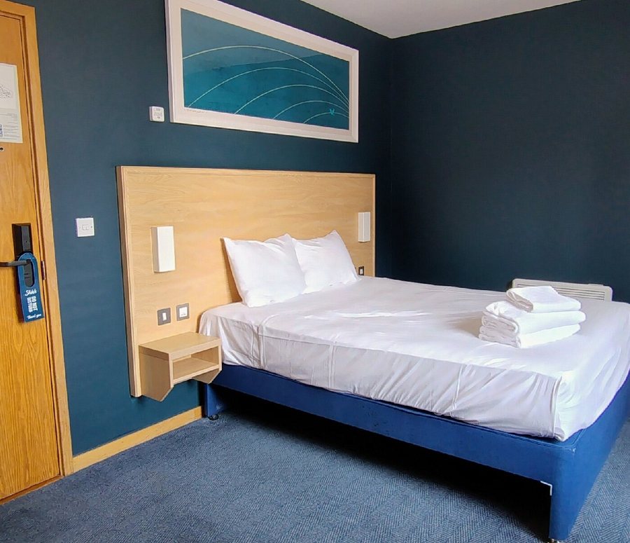 Travelodge London Oval Cricket Ground — Guest room