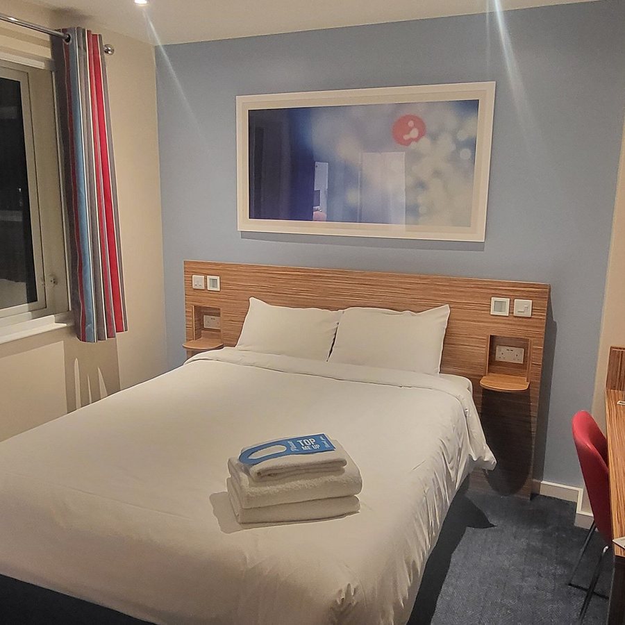Travelodge London Peckham — Guest room
