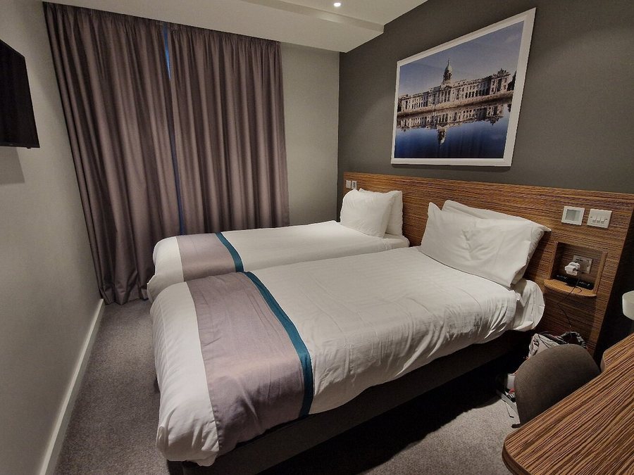 Travelodge Plus Dublin City Centre Dublin County Dublin — Guest room