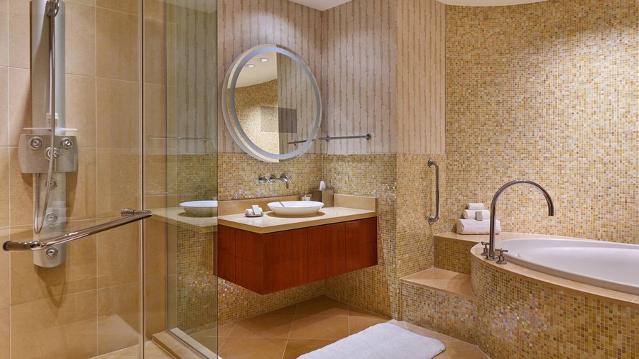 Travelsuites Inn Las Vegas Las Vegas Nevada — Bathroom