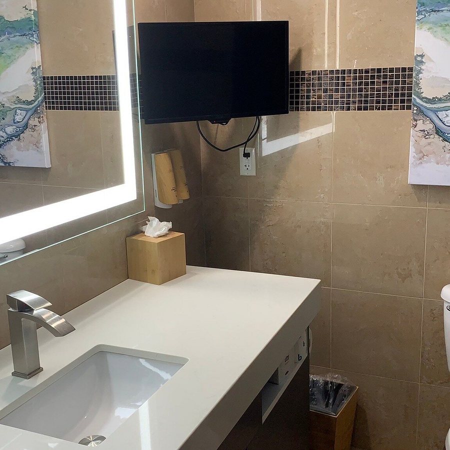 Treasure Bay Casino and Hotel — Bathroom
