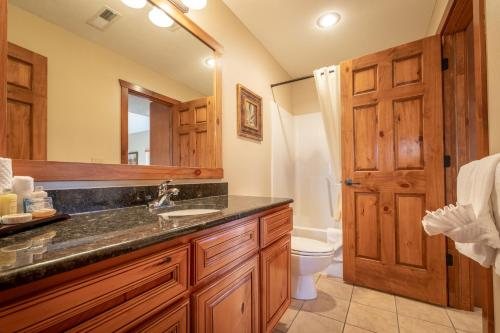 Treasure Lake RV Resort — Bathroom