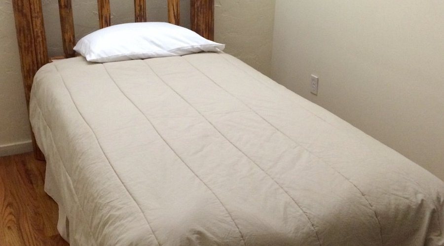 Treasure State Hostel — Guest room