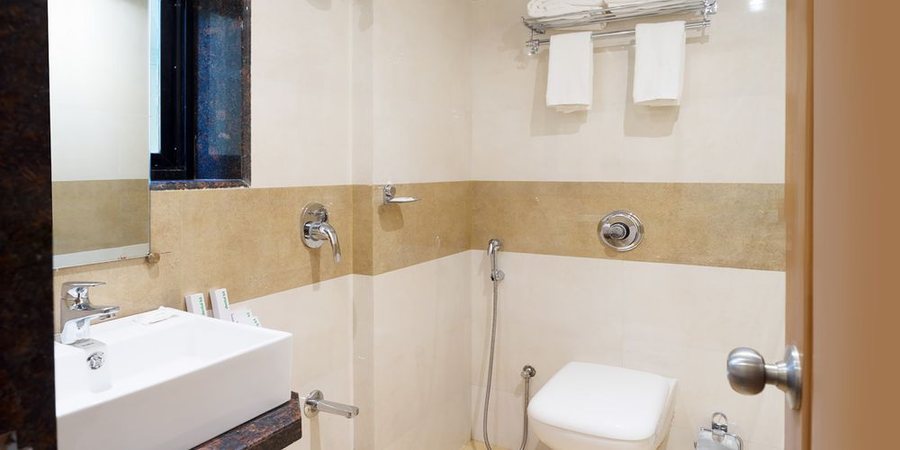 Treebo Olive Nest — Bathroom