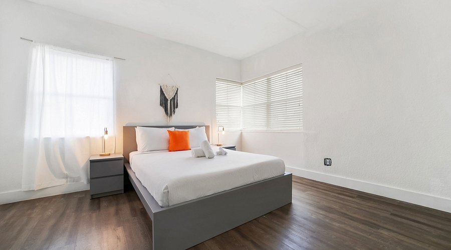 Treehouse Studio Hotel Miami Florida — Guest room