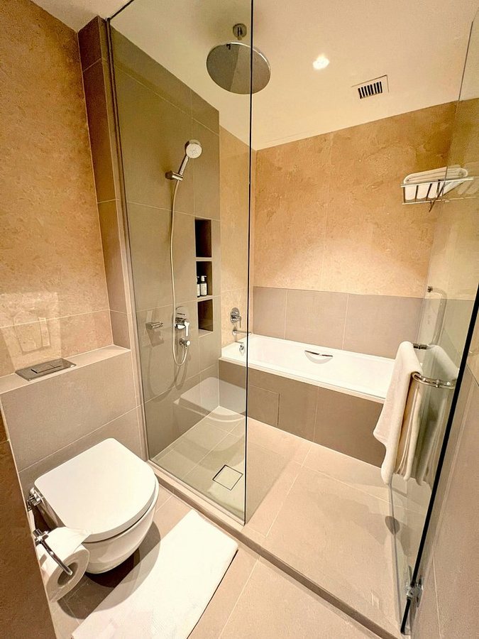 Treetops Executive Residences Singapore — Bathroom