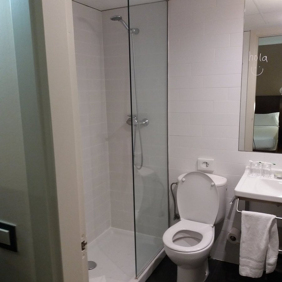 Tres Torres Atiram Hotel Barcelona Catalonia — Bathroom