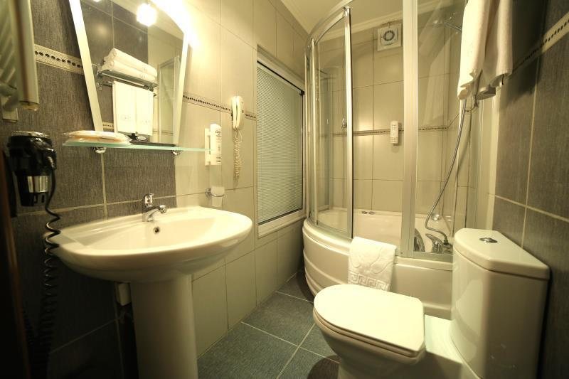 Tria Hotel Istanbul Istanbul — Bathroom