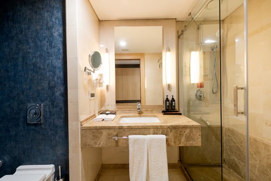 Triada Hotel Istanbul — Bathroom