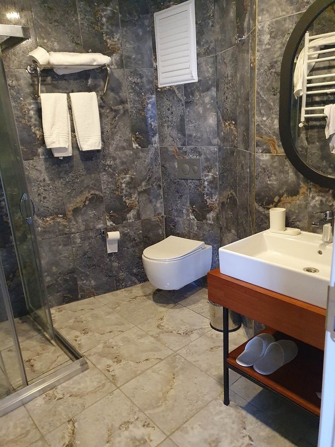 Triada Hotel Karakoy Istanbul — Bathroom