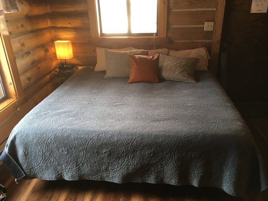 Triangle C Cabins — Guest room