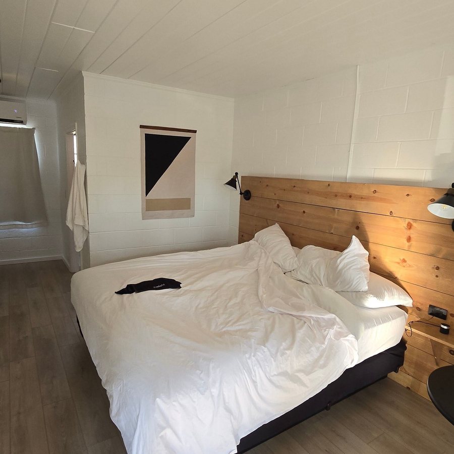 Triangle Motel — Guest room