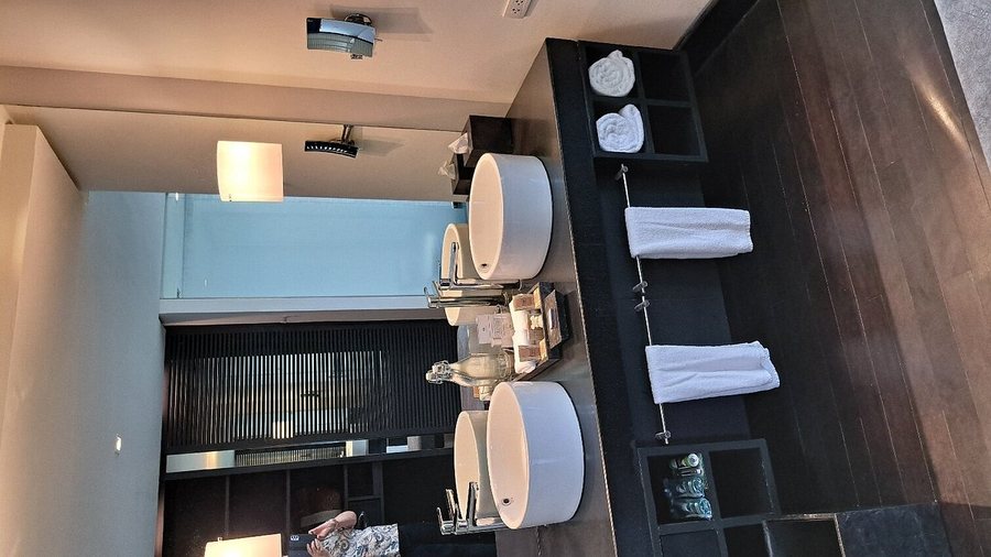 Trisara — Bathroom
