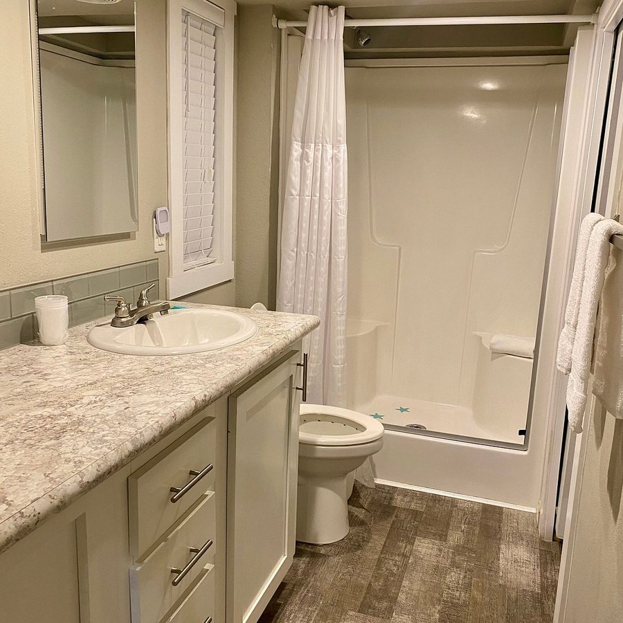 Tropic Island Resort — Bathroom