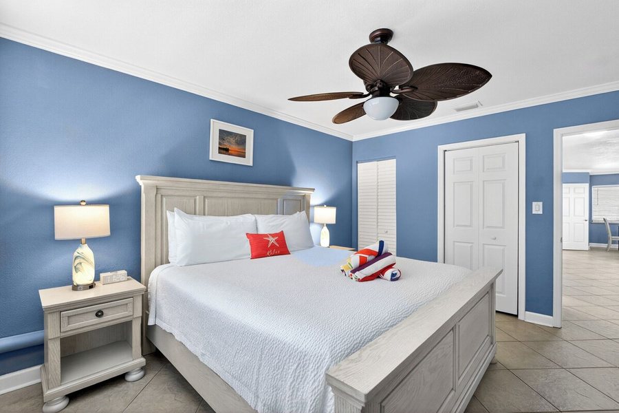 Tropical Beach Resorts — Guest room