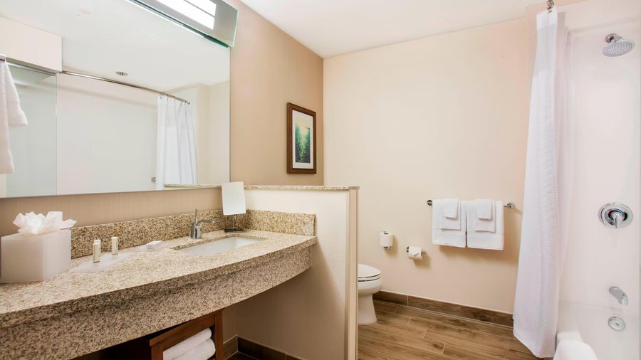 Tropical Cottages — Bathroom