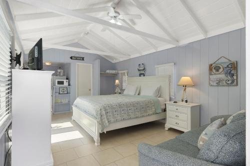 Tropical Cottages — Guest room