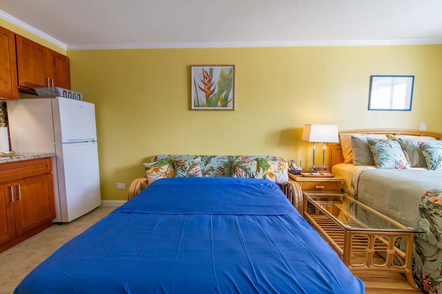 Tropical Studios at Marine Surf Waikiki — Guest room
