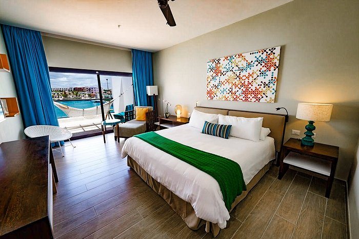 TRS Cap Cana Waterfront and Marina Hotel Adults Only All Inclusive — Guest room