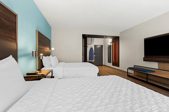 Tru By Hilton Asheville Blue Ridge Parkway — Guest room