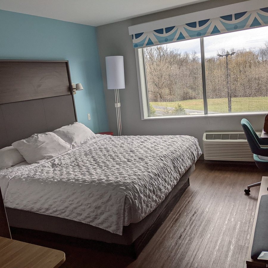 Tru by Hilton Beckley — Guest room
