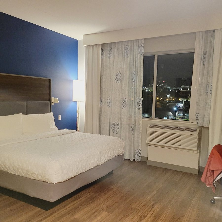 Tru By Hilton Columbia Downtown — Guest room