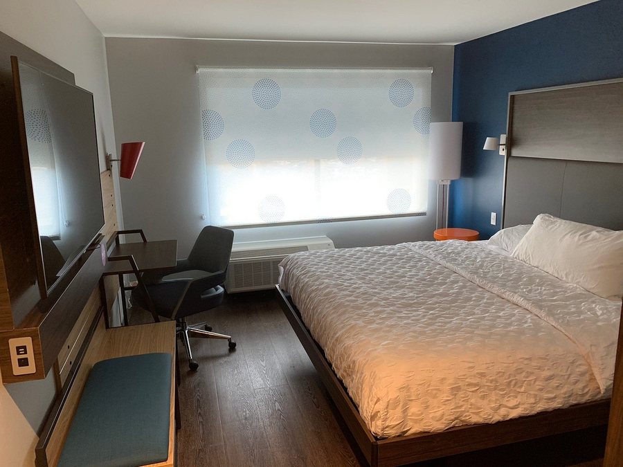 Tru by Hilton Denver Airport Tower Road — Guest room
