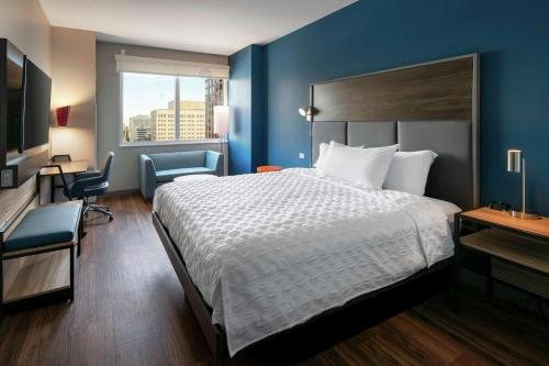 Tru By Hilton Denver Downtown Convention Center — Guest room