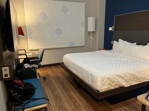 Tru by Hilton Edinburg — Guest room