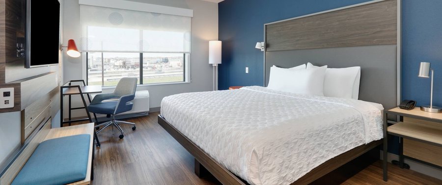 Tru by Hilton Euless DFW West — Guest room