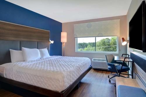Tru by Hilton Fort Mill — Guest room