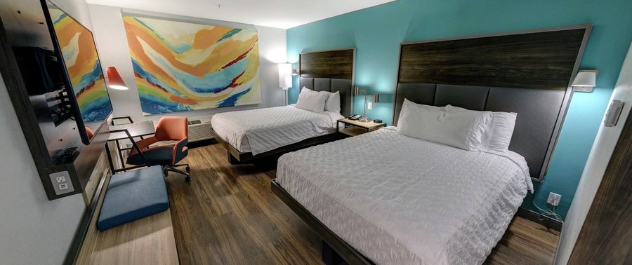 Tru by Hilton Georgetown — Guest room