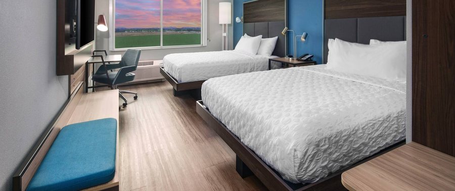 Tru by Hilton Goodyear Phoenix West — Guest room