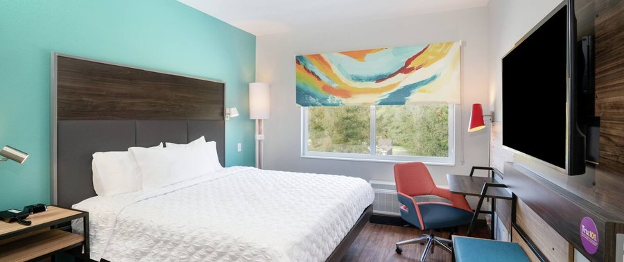 Tru by Hilton Greenville — Guest room