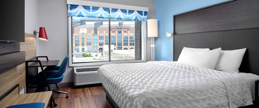Tru By Hilton Indianapolis Downtown — Guest room