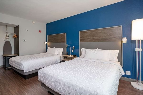 Tru by Hilton Indianapolis Lawrence — Guest room