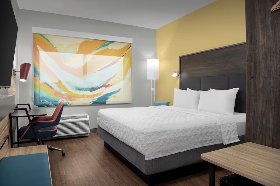 Tru by Hilton Jacksonville Airport I 95 — Guest room