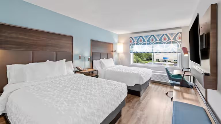 Tru by Hilton Kansas City Airport — Guest room
