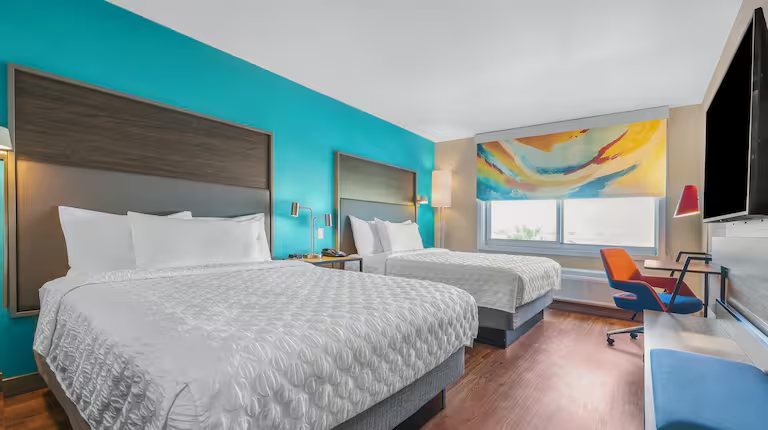 Tru By Hilton Lathrop — Guest room