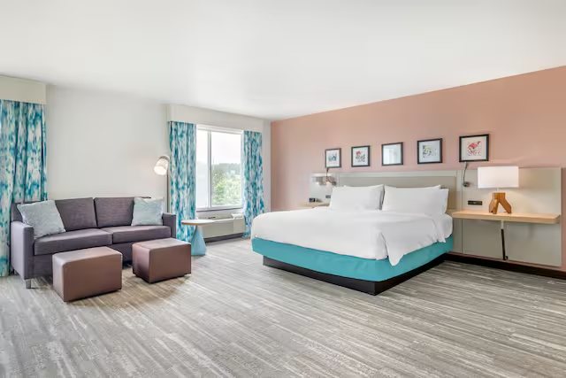 Tru By Hilton Lawrenceville Atlanta I 85 Sugarloaf — Guest room