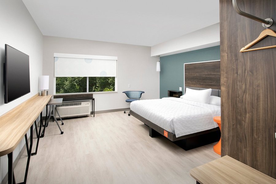 Tru By Hilton Louisville East — Guest room