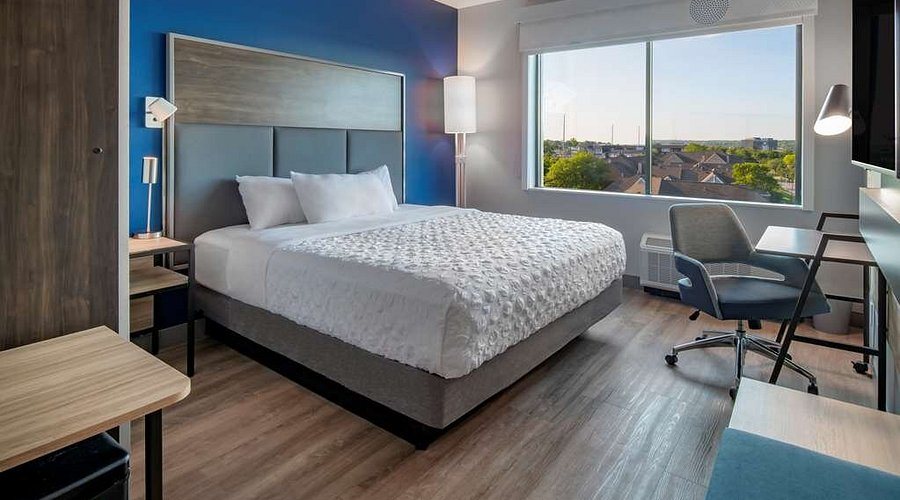 Tru By Hilton Omaha I 80 at 72nd Street — Guest room