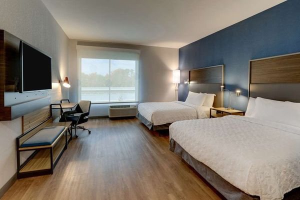 Tru by Hilton Raleigh Garner — Guest room