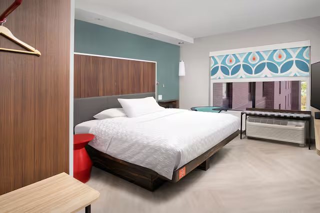 Tru by Hilton Smyrna Nashville — Guest room